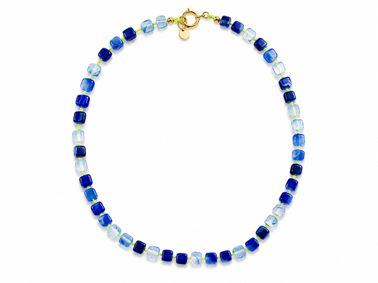 Collar Arun — Azul Cubo cordón encerado naranja y azul y cordón amarillo flúor.
