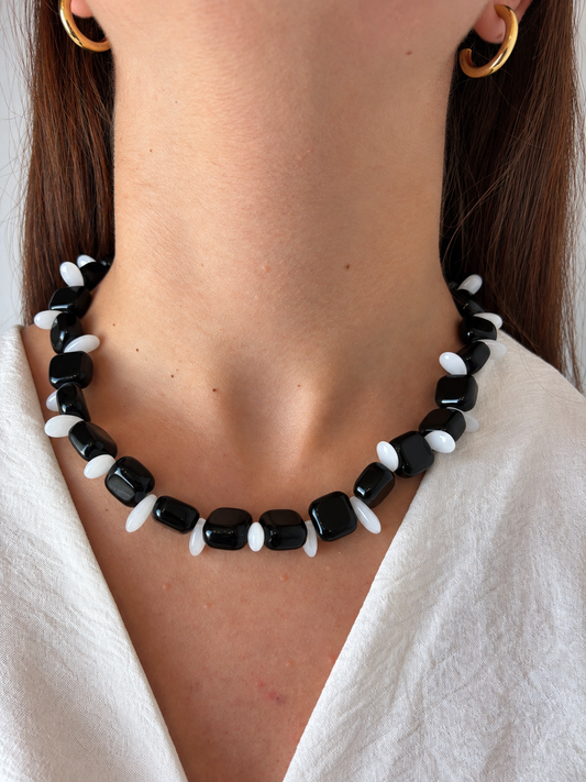 Collar Milagro — Negro y Blanco.