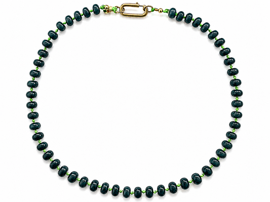 Collar Arun- Azul petróleo y cordón encerado verde flúor.