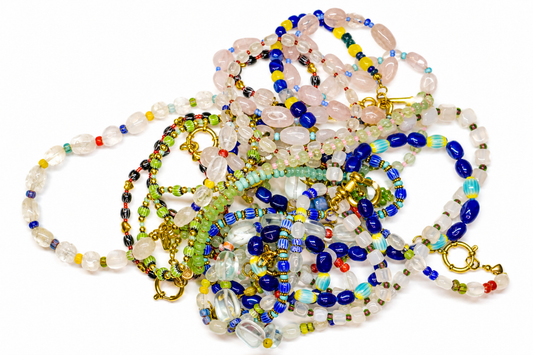 Charm Hamsa Mano de Fátima con piedra natural todos los colores — BoMBoM Jewels