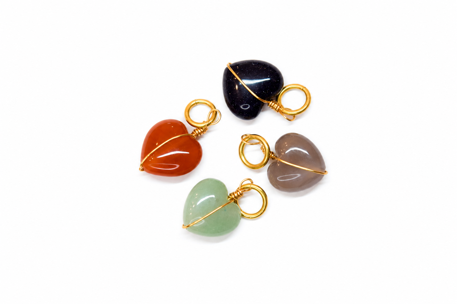 Charm Corazón Alambrizo todos los colores piedra natural alambre dorado — BoMBoM Jewels