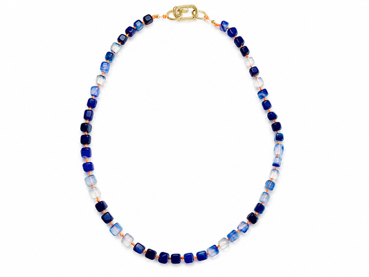 Collar Arun — Azul Cubo cordón encerado naranja y azul y cordón amarillo flúor.