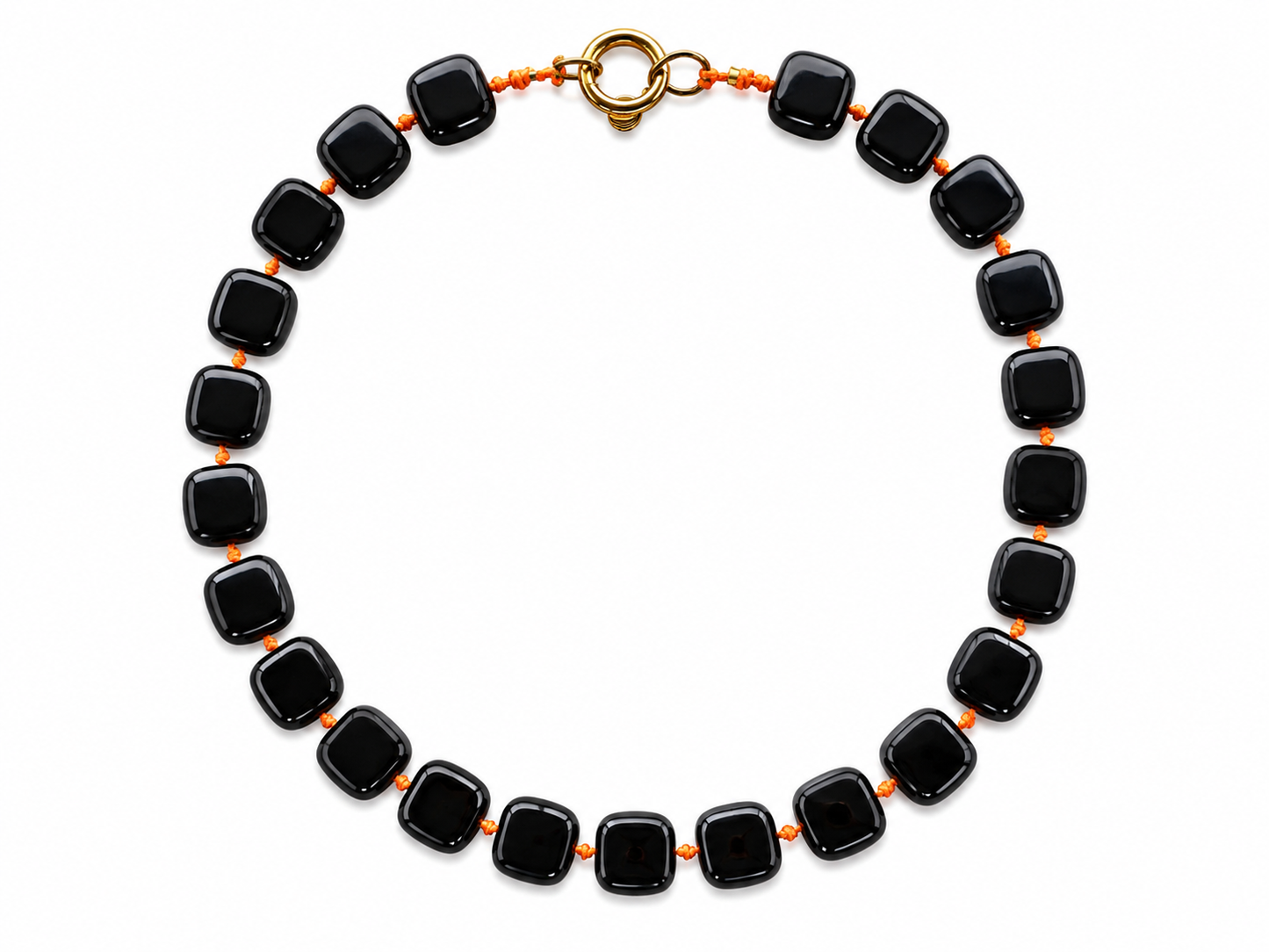 Collar Arun — Cuadrado Negro y cordón flúor naranja.
