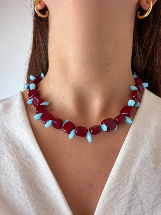 Collar Milagro — Granate y turquesa.